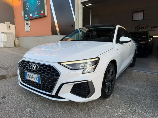 Miniatura foto 3 — Audi A3 Sportback