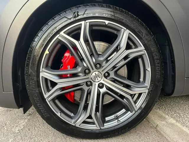 Miniatura foto 6 — Maserati Levante