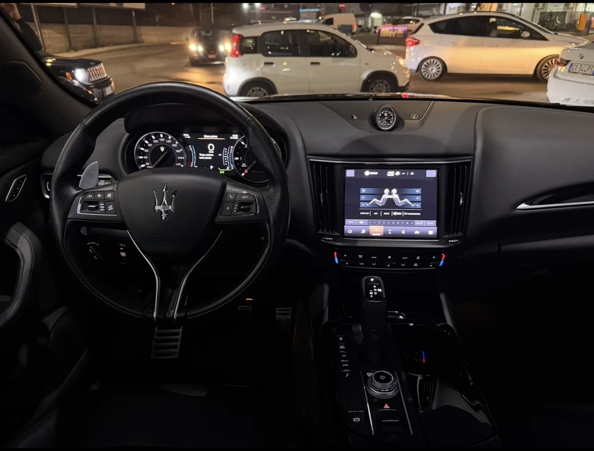 Maserati Levante Gransport — foto 7